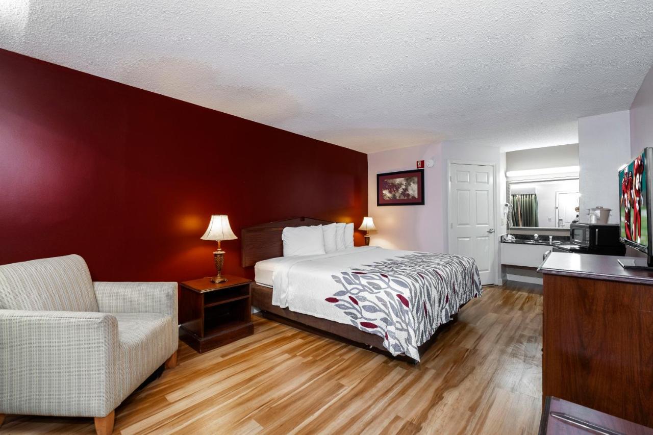 Red Roof Inn & Suites Wilson Exterior foto